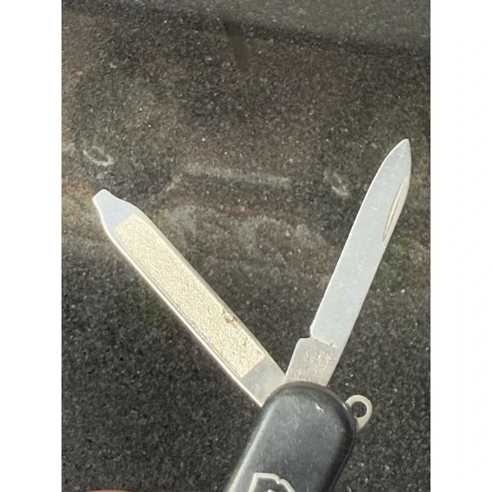 Victorinox Swiss Army 58mm Classic SD Black Pocket Knife